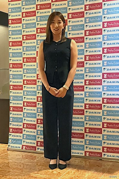 脇元華はノースリーブで大人っぽく