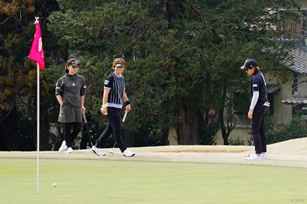 成田美寿々 穴井詩