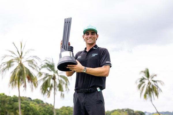 2025年 LIVゴルフ・シンガポール 最終日 ホアキン・ニーマン 今季2勝目を飾ったホアキン・ニーマン (Chris Trotman／LIV Golf)