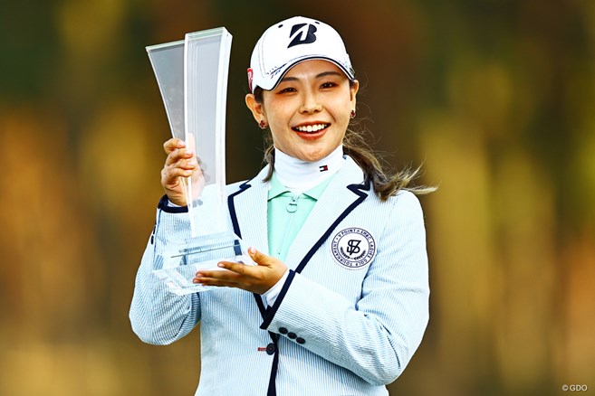 「最高の結果」吉田優利が9打差圧勝、2年ぶりツアー4勝目 渋野日向子6位