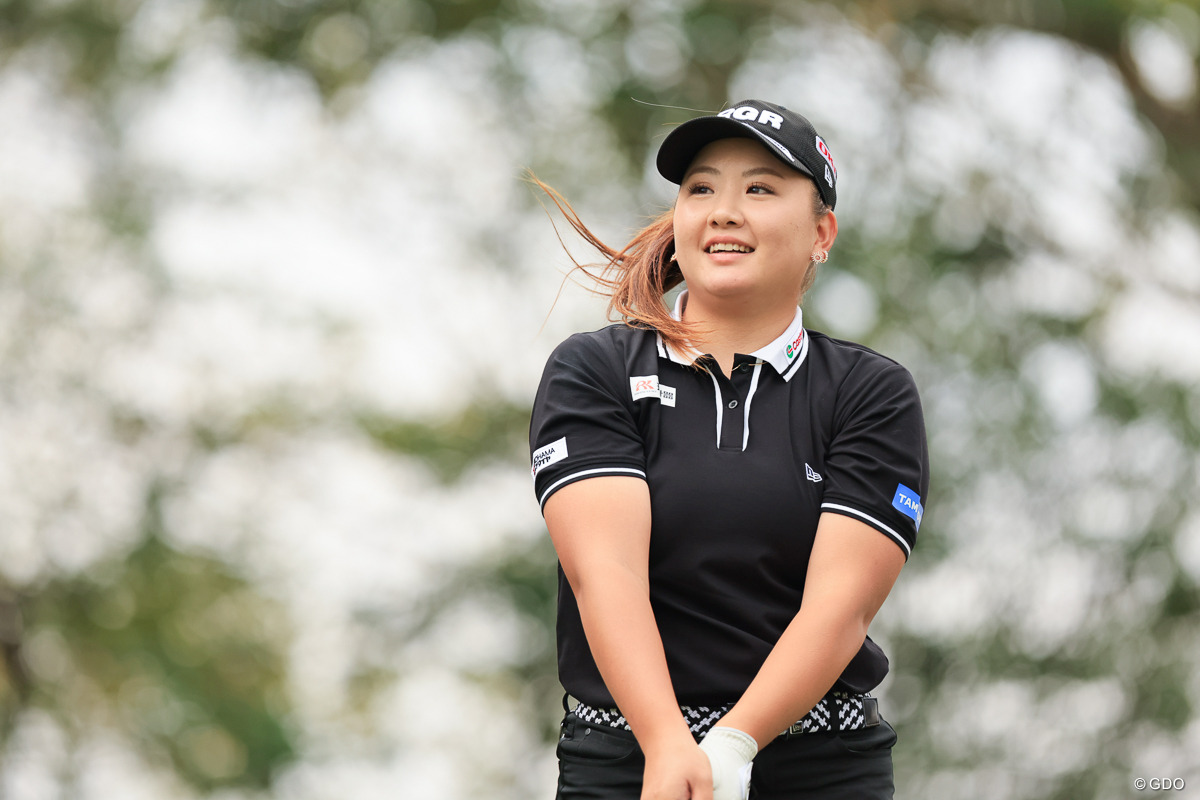 きょうはブラックコーデ 2025年 アクサレディスゴルフトーナメント in MIYAZAKI 初日 小林夢果