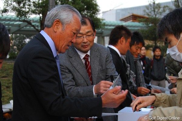 2011年 ホットニュース JGTOチャリティ 青木功 中嶋常幸