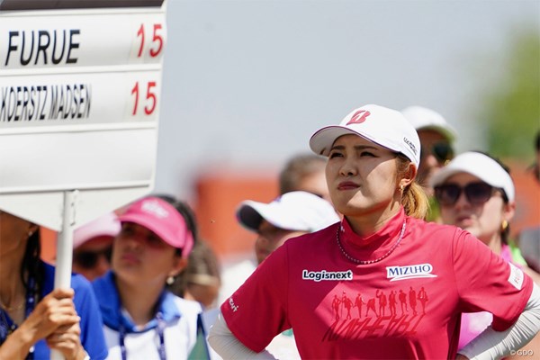 逆転優勝に挑む古江彩佳