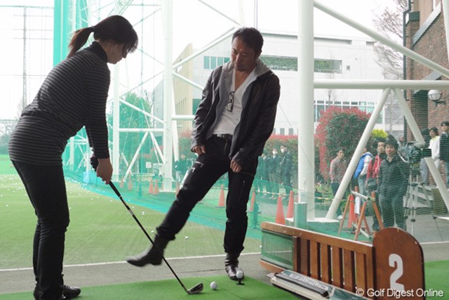 画像詳細 11年 ホットニュース 片山晋呉 都内でチャリティレッスン会に東尾 青木 片山らが参加 11年 東北地方太平洋沖地震 Gdo ゴルフダイジェスト オンライン