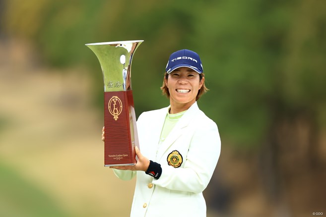 穴井詩が2年ぶり6勝目 全美貞とのプレーオフ制す