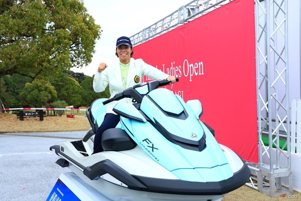 副賞の水上オートバイクをゲット
