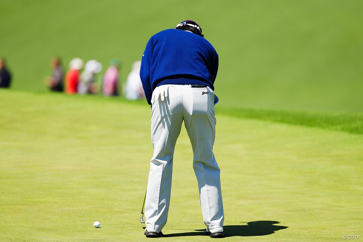 前週あたりからパッティングのスタンスが狭まった