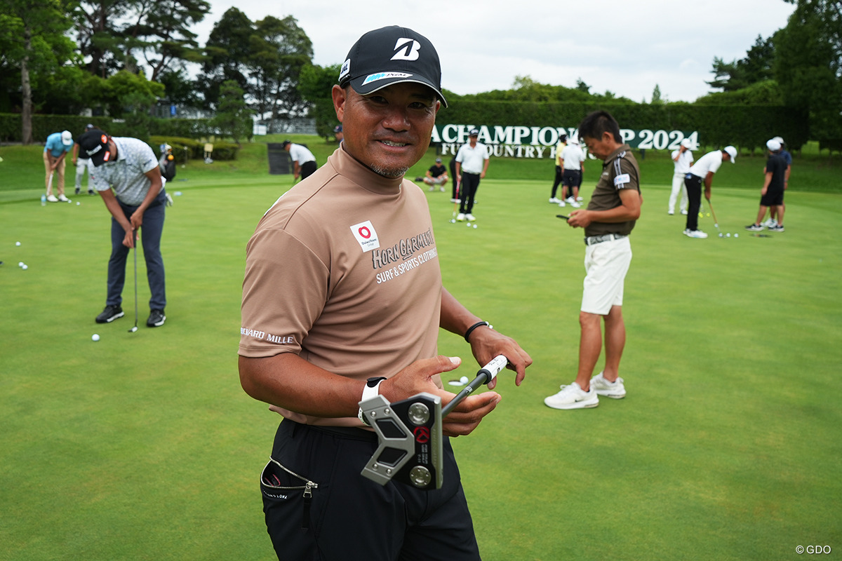 仁義なき「トルクレス戦争」日本ツアーのグリーン上でも