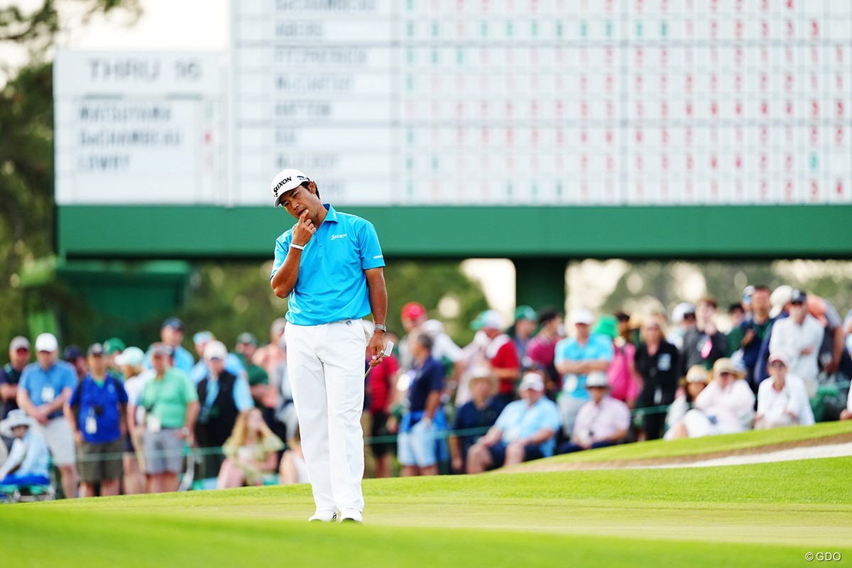 17番ではグリーン上で首を傾げた