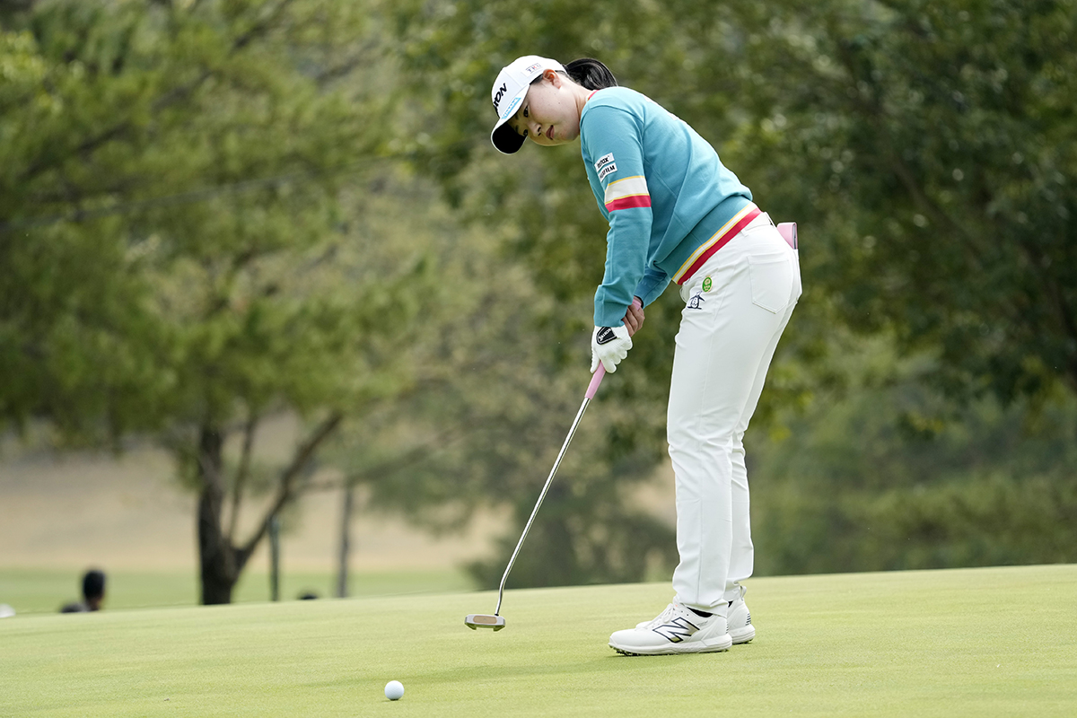 握りをクロスハンドに変更して臨む（Toru Hanai Getty Images）