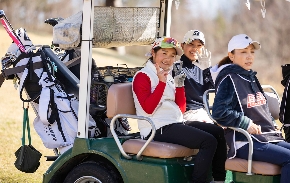 2025年 フジクラ特集 小学生はカートを使用。天候にも恵まれて、笑顔、笑顔