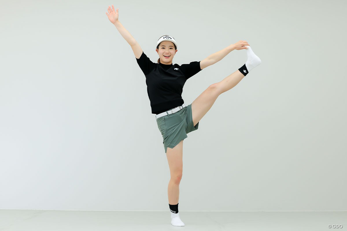 青木香奈子の心と体を支えるヨガ習慣 推しは疲れがとれる「三角のポーズ」
