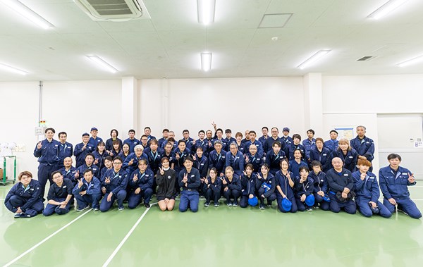 2025年 フジクラ特集 最後は工場で働く皆さんと記念撮影も