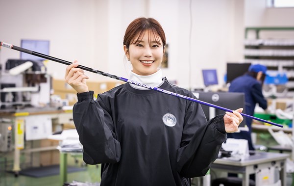 2025年 フジクラ特集 稲村亜美さんがリスタートしたフジクラシャフトの小高工場へ。最前線のものづくりに触れた