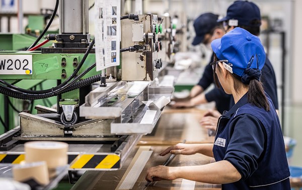 2025年 フジクラ特集 シャフト製造工程などで約100人が働いている