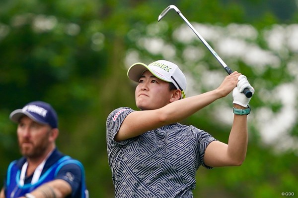 岩井明愛は5オーバーから後半カムバック。「72」に戻して初日を終えた