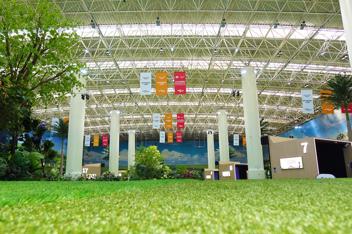 もはやこれは近未来のゴルフ！？ 中国巨大インドア施設ゴルフゾン「CITY GOLF」に潜入