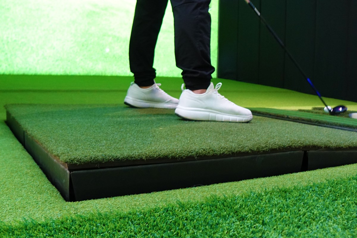 これはもはや近未来のゴルフ！？ 中国巨大インドア施設ゴルフゾン「CITY GOLF」に潜入