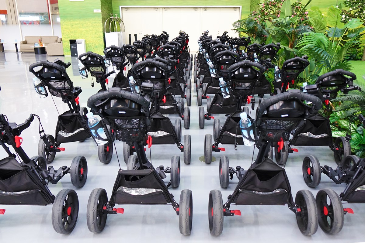 もはやこれは近未来のゴルフ！？ 中国巨大インドア施設ゴルフゾン「CITY GOLF」に潜入