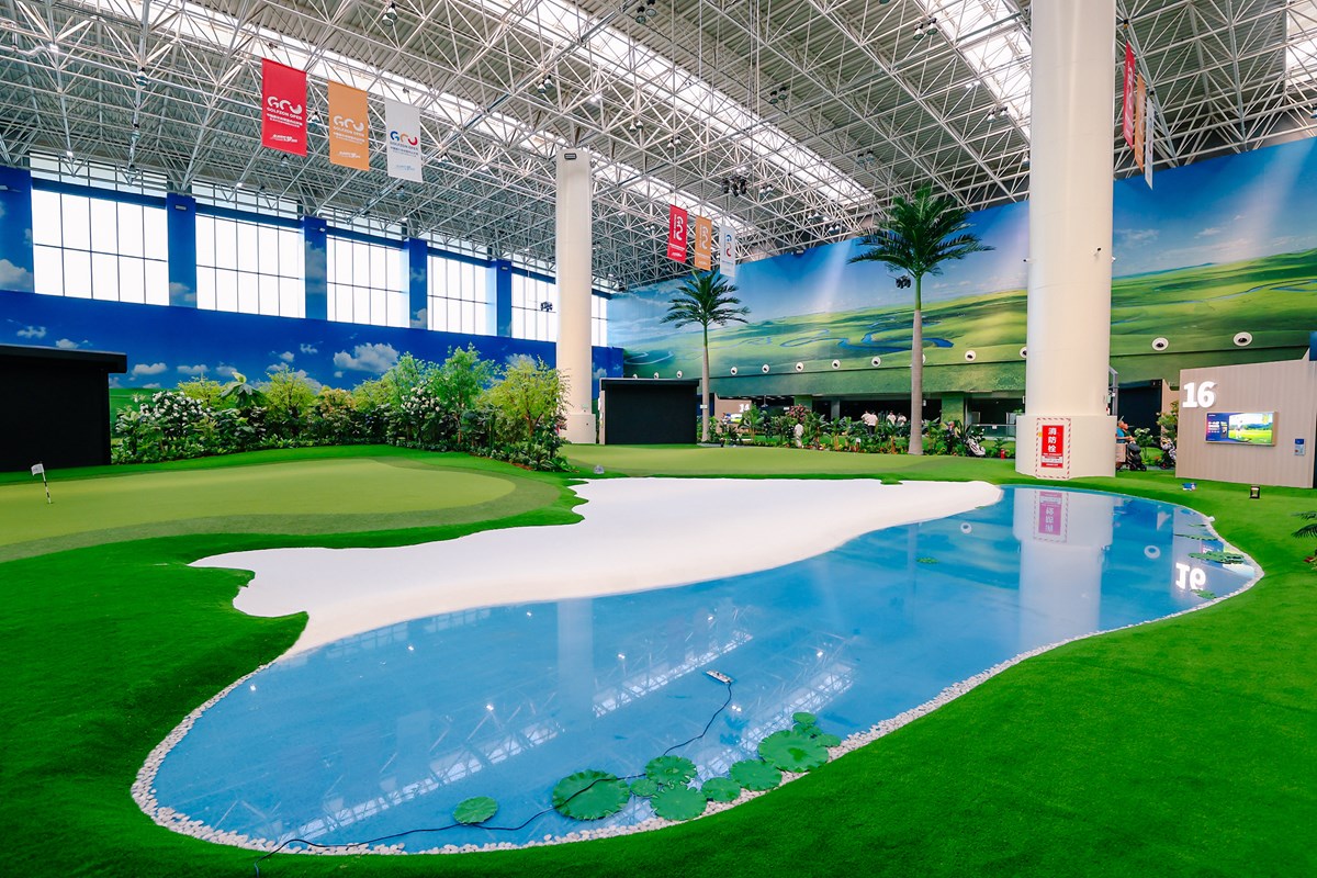 もはやこれは近未来のゴルフ！？ 中国巨大インドア施設ゴルフゾン「CITY GOLF」に潜入