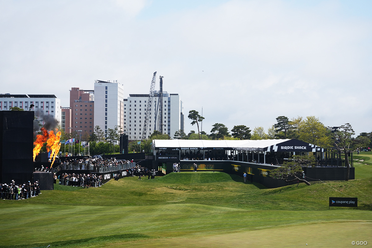 炎と音楽の演出にコリアファンも盛り上がる