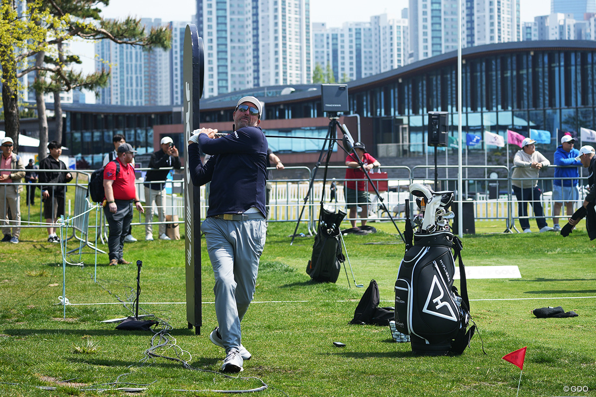よろけるぐらいマン振り