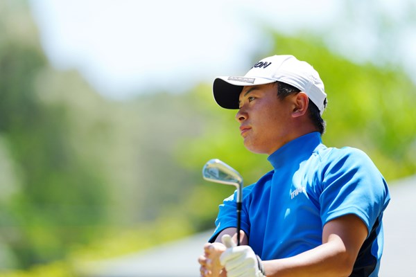 2025年 中日クラウンズ 最終日 岡田晃平 終盤に崩れてツアー初優勝を逃した岡田晃平 (C)JGTOimages