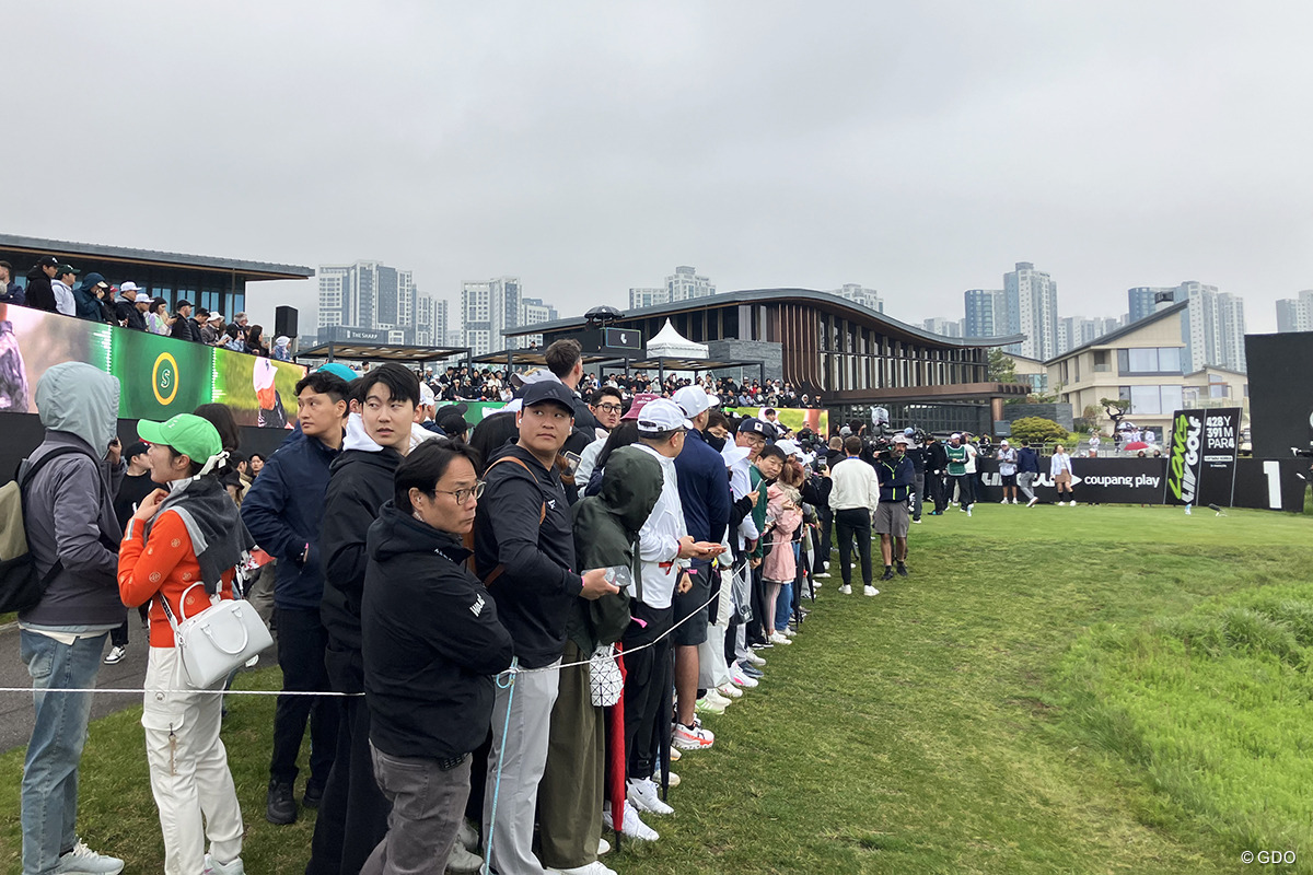 2日目は雨にも関わらず多くのギャラリーが来場