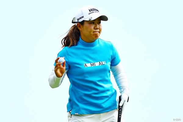 畑岡奈紗は「69」で首位と3打差5位スタート