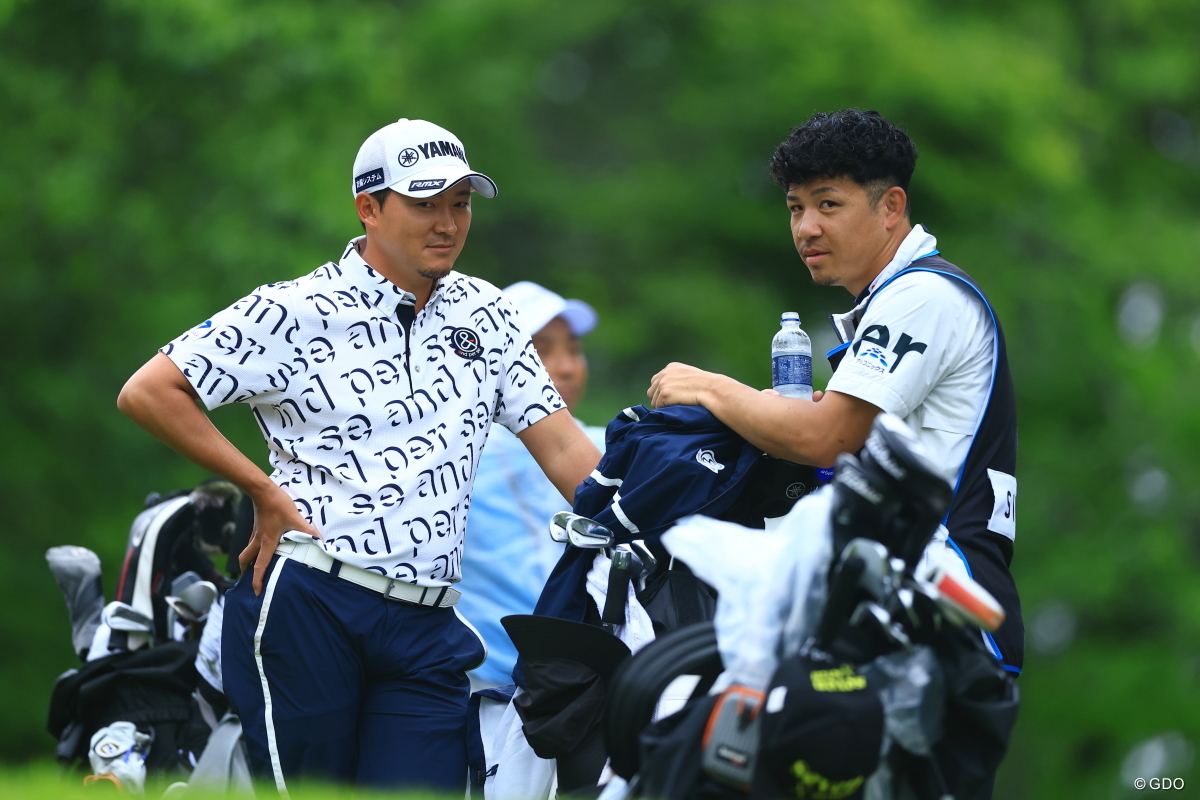 今日は睨みのポーズ、最初気づかんかった