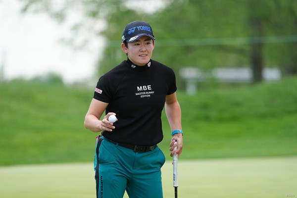 「シンプルにゴルフがしたい」。初日をプレーする岩井明愛