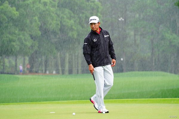 13日も9ホールの練習ラウンド終了間際にも強い雨が