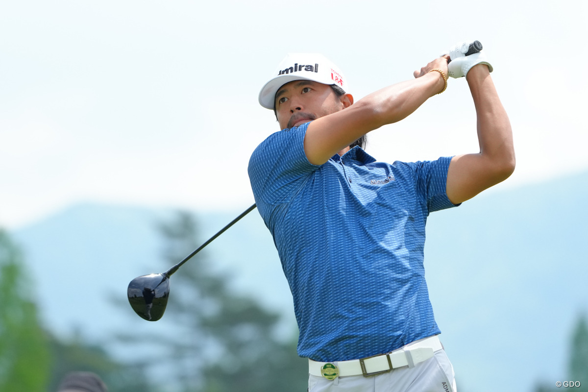 7アンダー「63」で首位スタートを切った小平智