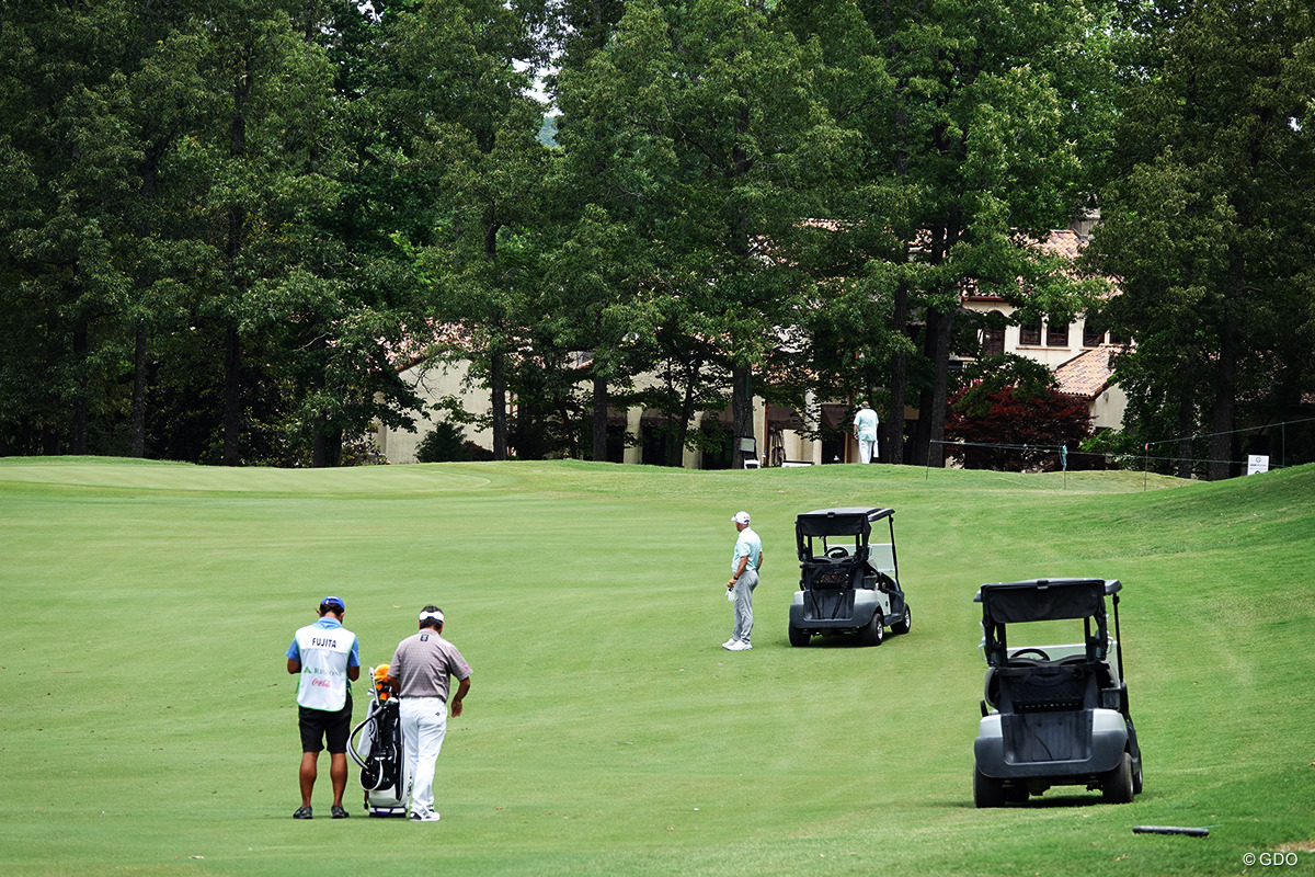 フェアウェイに乗り入れ可