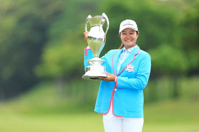 神谷そらが最終ホールで劇的イーグル 小祝さくら、金澤志奈との激闘制しツアー3勝目