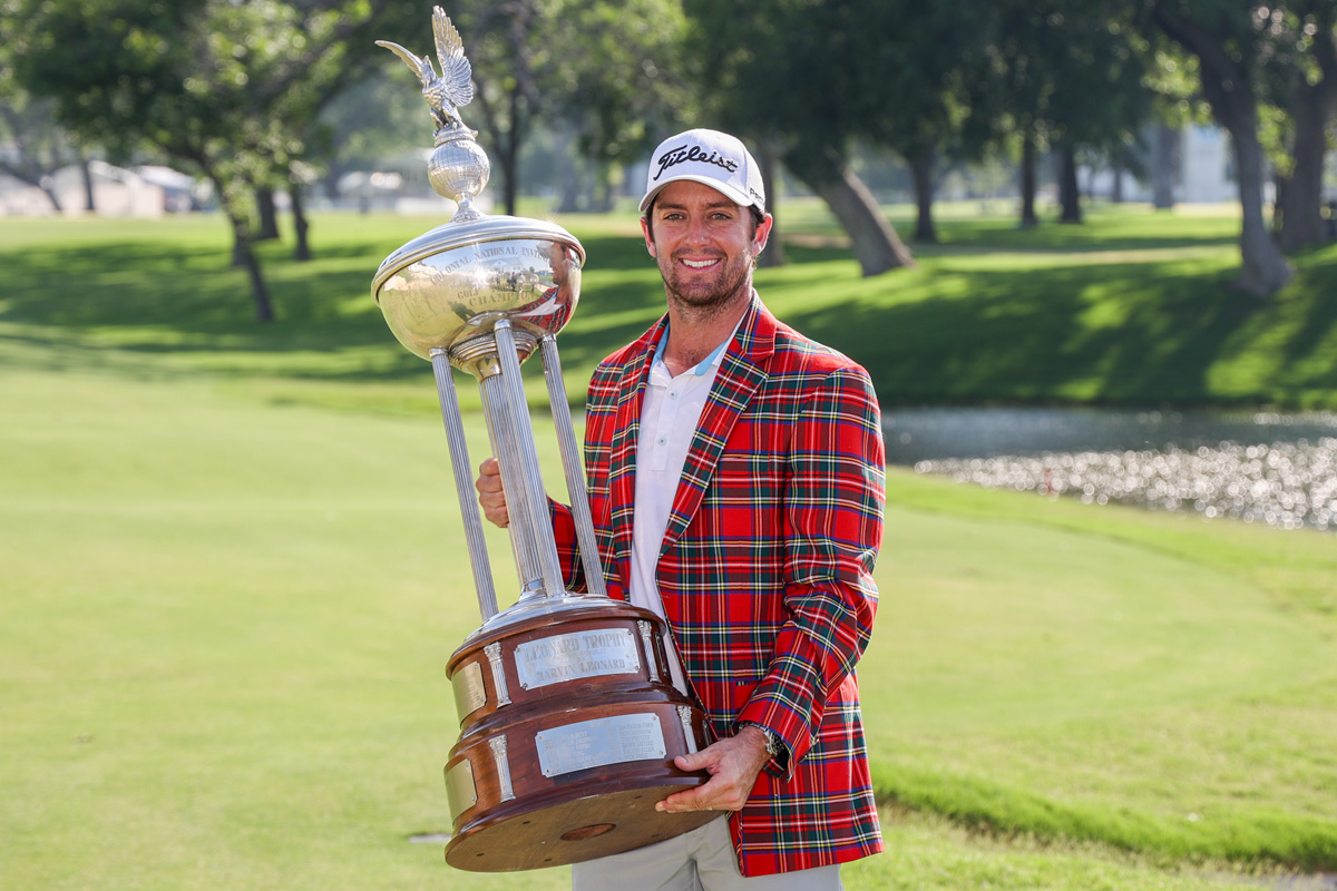 前年はデービス・ライリーがタータンチェックの優勝ジャケットに袖を通した(George Walker/Icon Sportswire via Getty Images)