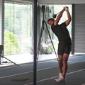 スイング動画を撮影して分析。ウェア開発に生かされる（デサント提供）