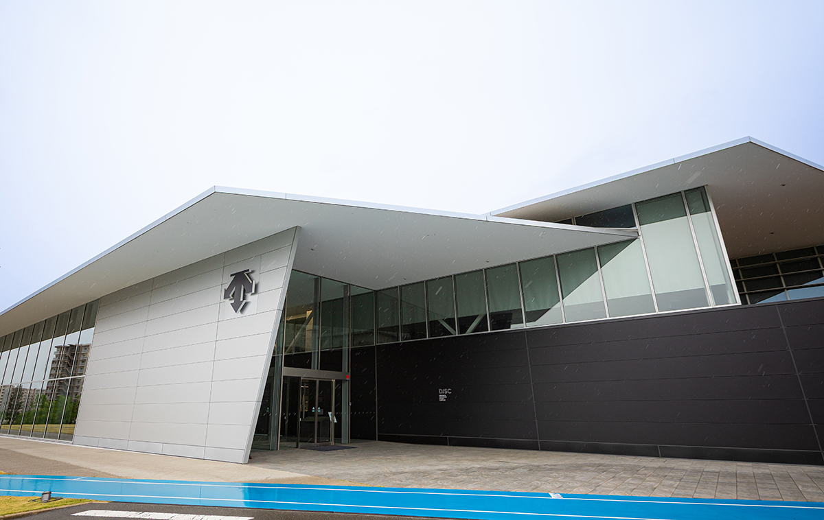 2025年 デサント特集 大阪府茨木市にあるデサントアパレルの研究開発施設「DISC OSAKA」
