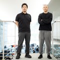 デサントゴルフのデザインを統括する佐藤英則さん（右）とパタンナーの松井玄太さん
