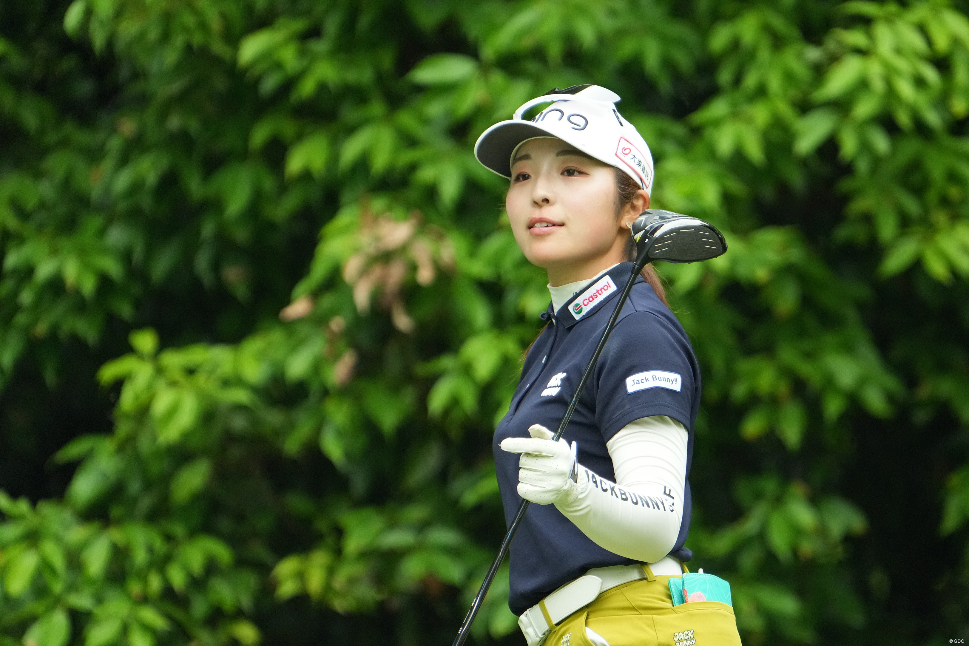 佐久間朱莉が通算11アンダーに伸ばした