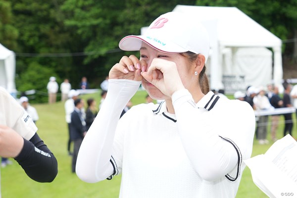 2打差で惜敗した荒木優奈。表彰式（ベストルーキー賞）でも涙が止まらなかった
