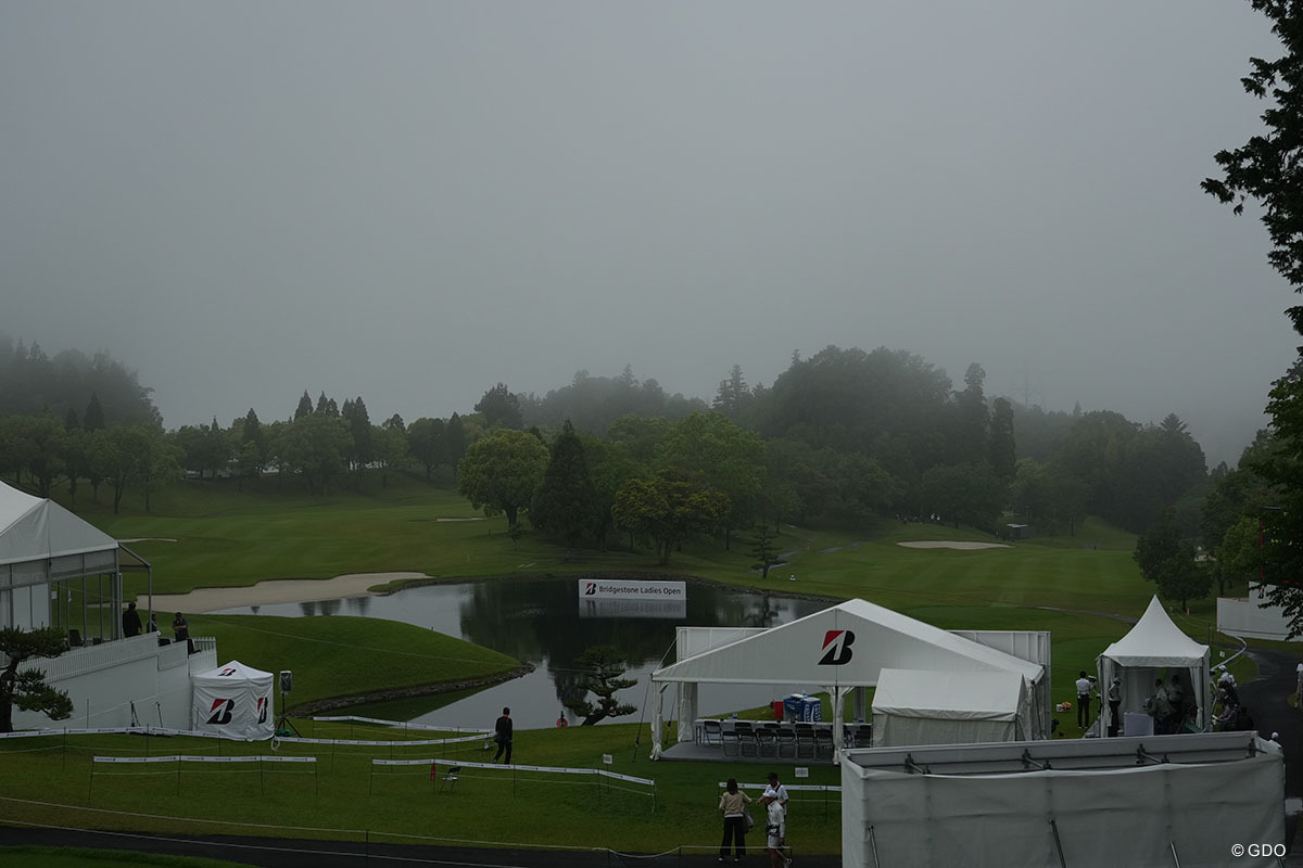 最終日、天候不良のため30分開始が遅れる