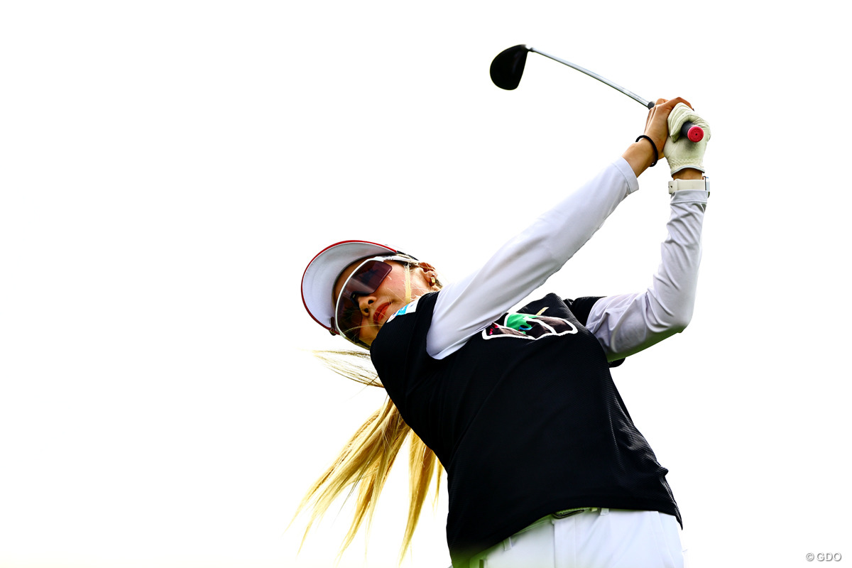 2アンダー12位の好発進