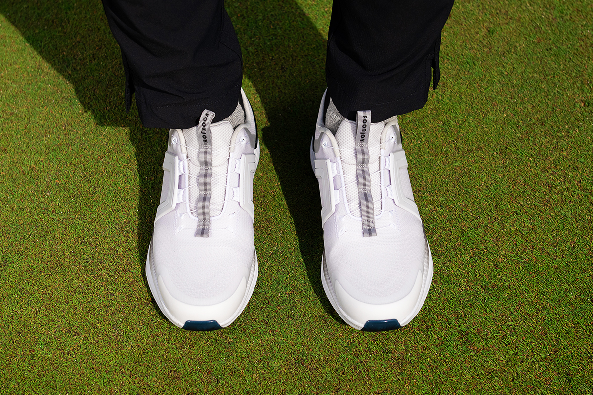 まるでゴルフボール！？“内柔外剛”の履き心地 フットジョイ「ハイパー