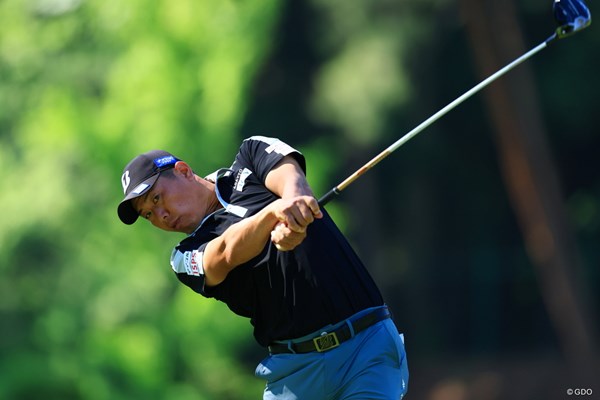 歴代覇者の堀川未来夢が2打差2位の好スタート