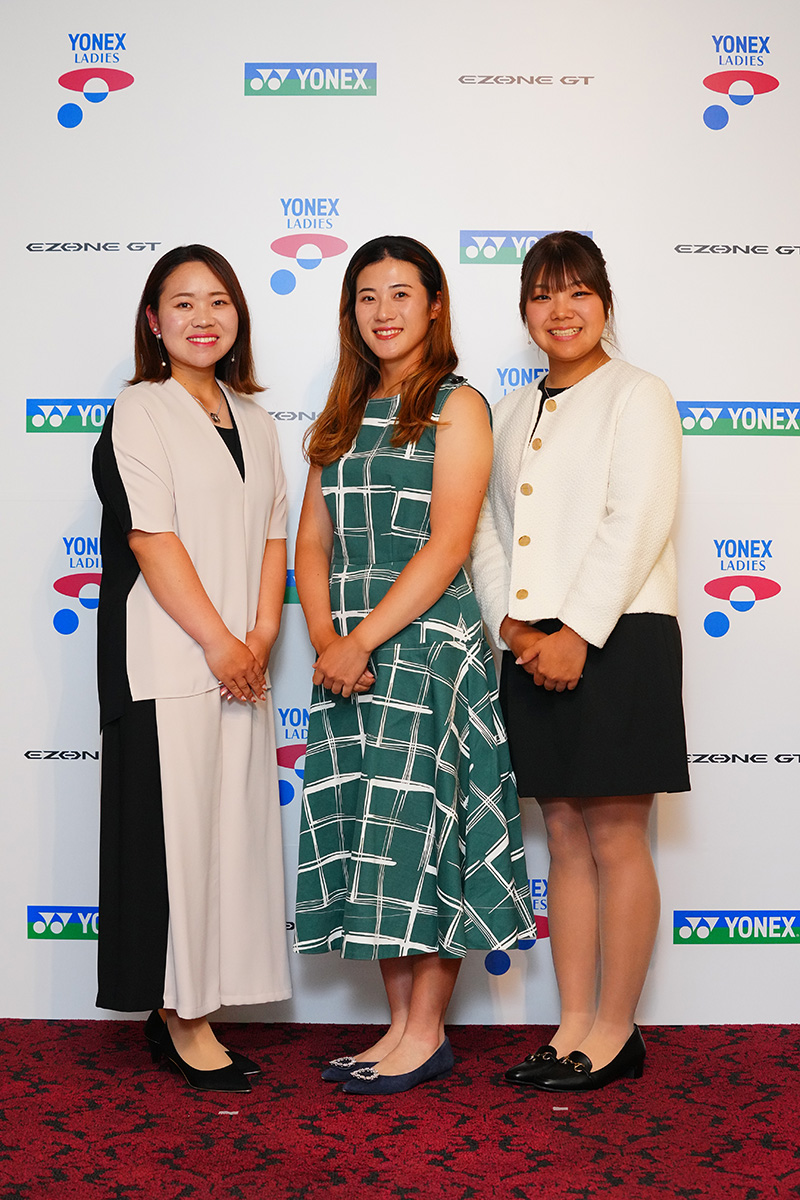 池ヶ谷瑠菜と山口すず夏と大久保柚季（提供写真） 2025年 ヨネックスレディスゴルフトーナメント 事前 池ヶ谷瑠菜 山口すず夏 大久保柚季