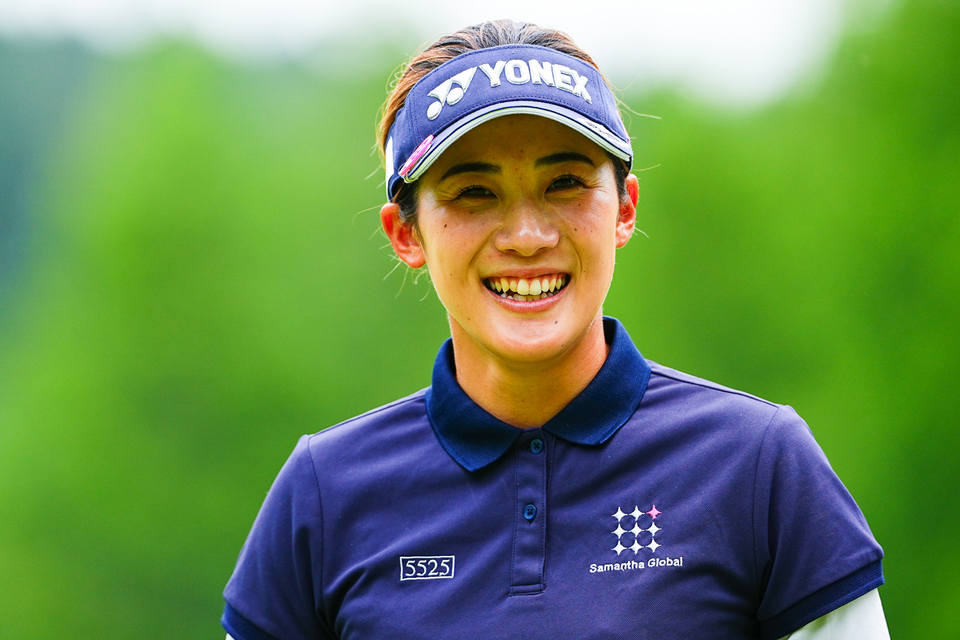 女子プロたちの笑顔で一杯どうぞ 2025年 ヨネックスレディスゴルフトーナメント 初日 山口すず夏