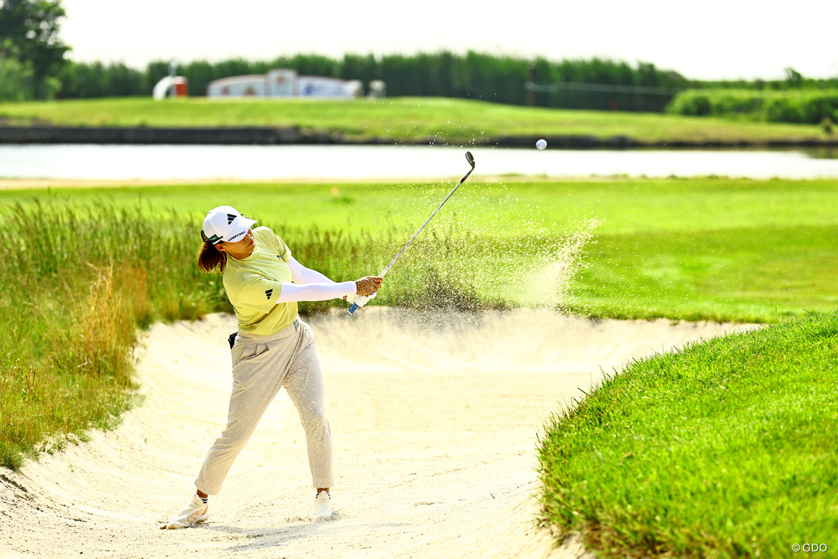 初日は3バーディ、3ボギーの「71」