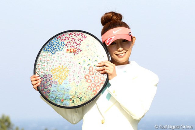 21歳の金田久美子が逆転でツアー初優勝 国内女子ツアー Lpga Gdo ゴルフダイジェスト オンライン