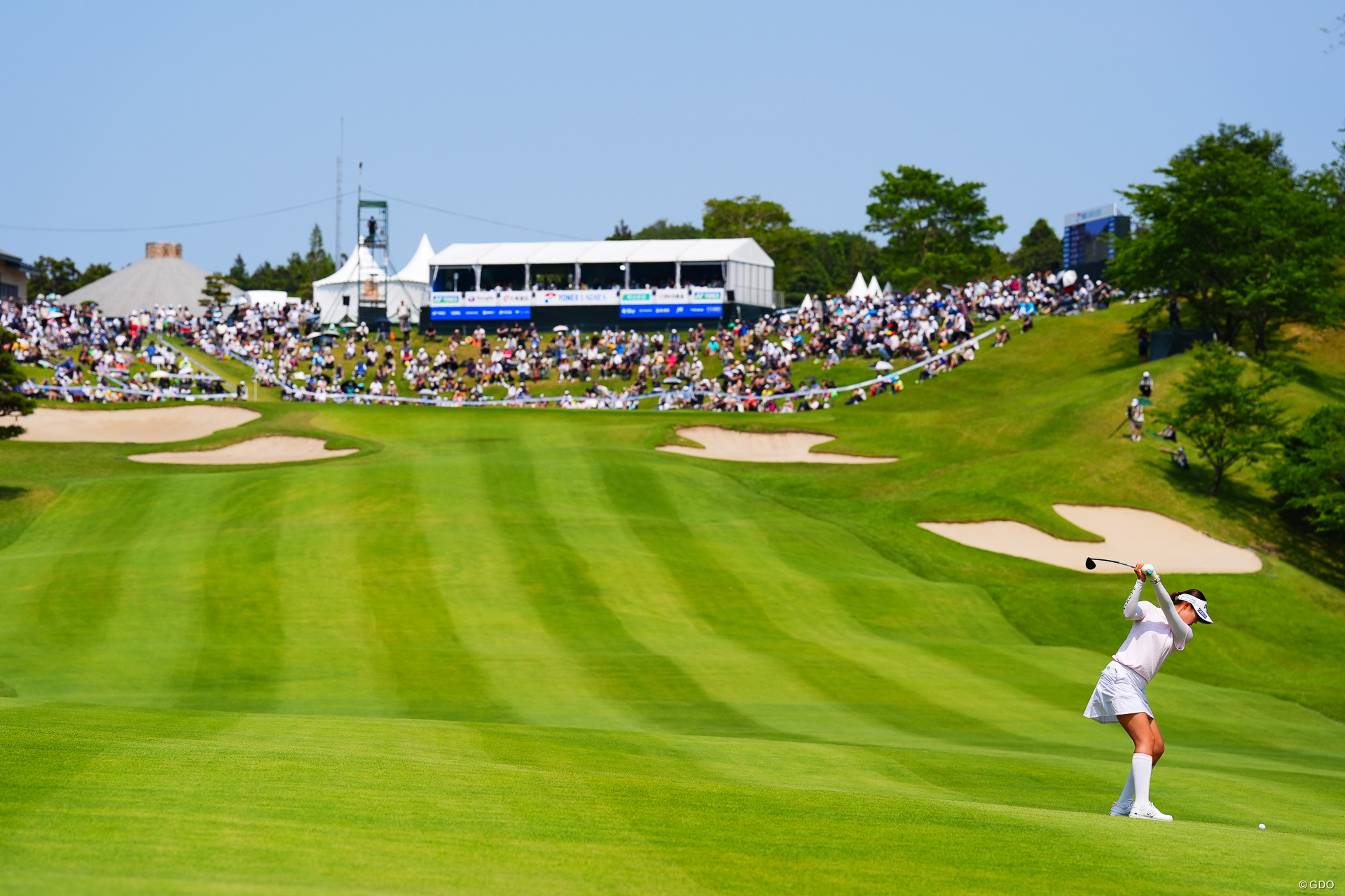 自己ベスト「64」で4打差逆転